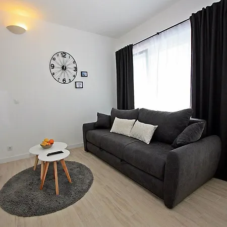Tomy - One Bedroom With Balcony And Sea View 1 Apartment Sutivan