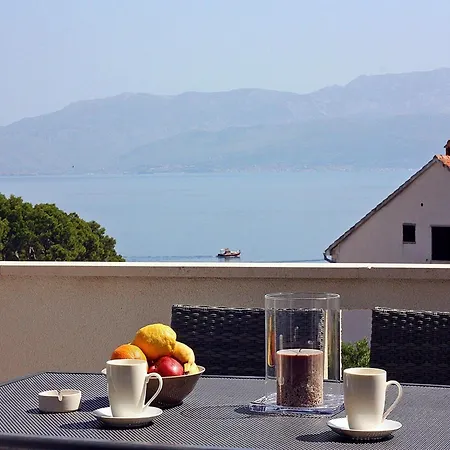 Tomy - One Bedroom With Balcony And Sea View 1 Apartment
