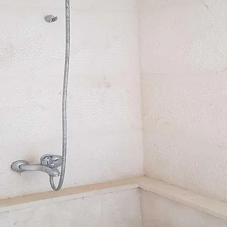 Tomy - One Bedroom With Balcony And Sea View 1 Apartment Sutivan